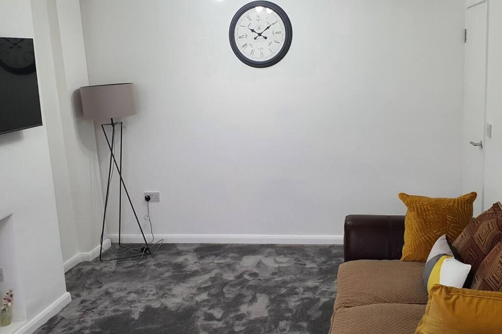 Exquisite&Modern 2 bed Maisonette Harmondsworth Exterior foto